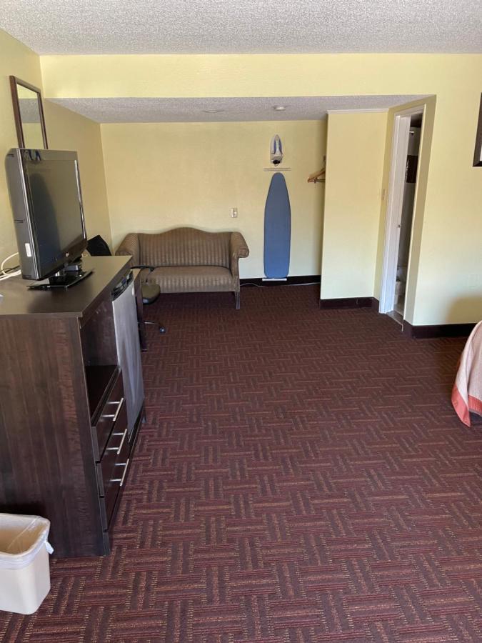 Royal Inn Bellmawr Εξωτερικό φωτογραφία